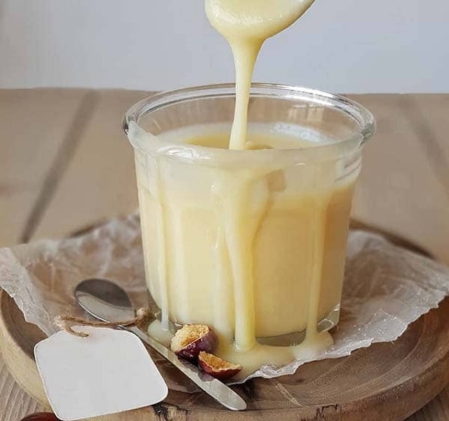 طرز تهیه شیر عسلی با شیر خشک