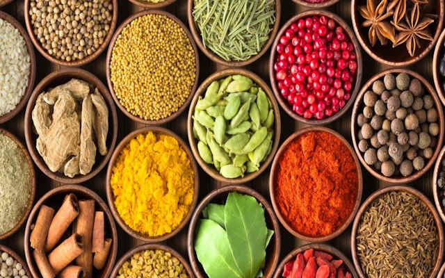 بهترین ادویه ها برای گوشت بوقلمون که طعمش رو بی‌نظیر می‌کنن