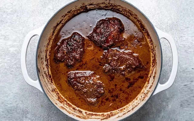 چرا باید روغن اضافی خورشت رو بگیریم؟ فقط بحث رژیم نیست! | روش های گرفتن روغن اضافی خورشت