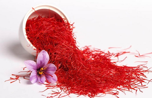 آیا زعفران اصل باید طعم شیرین داشته باشد؟ آیا زعفران اصل باید طعم شیرین داشته باشد؟