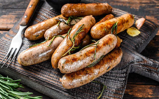فوت و فن‌های خوشمزه شدن سوسیس بوقلمون خانگی
