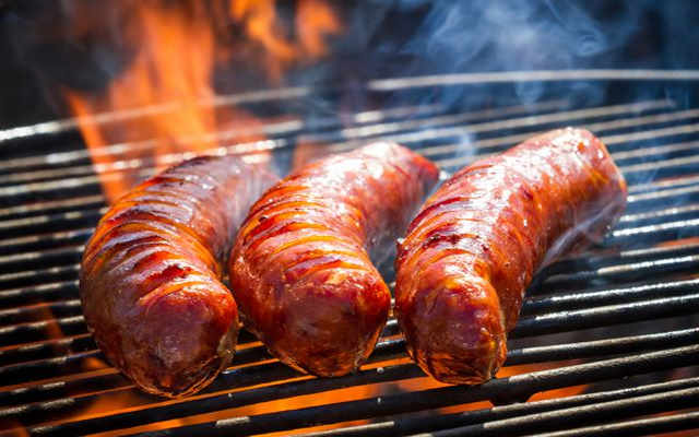 سوسیس‌های طعم‌دار؛ از ملایم تا دودی و تند | راهنمای خرید سوسیس