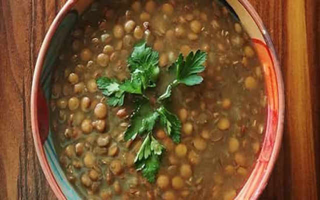 مراحل طرز تهیه سوپ عدس ساده