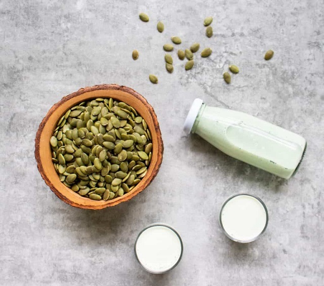 طرز تهیه شیر تخم کدو در یک نگاه
