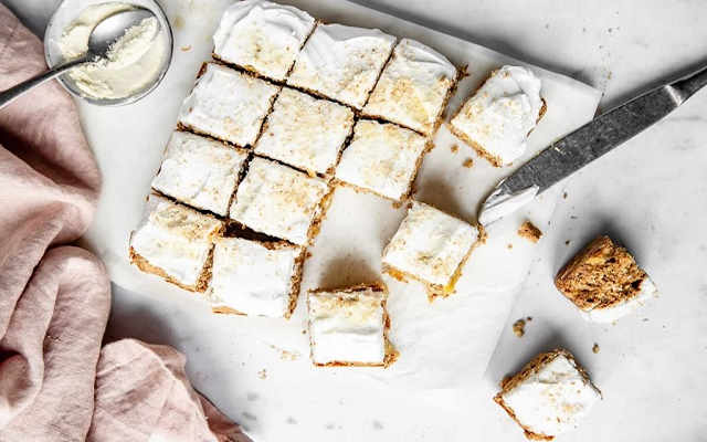 کیک نارگیلی لقمه ای | انواع عصرانه