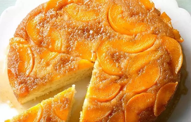 طرز تهیه کیک برگردان هلو؛ در یک نگاه