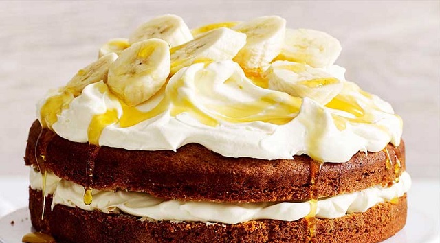 نکات مهم در طرز تهیه کیک خامه ای با فیلینگ موز و گردو