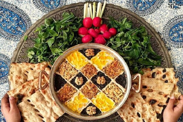 نکات مهم در طرز تهیه میرزا قاسمی با کشک شمالی