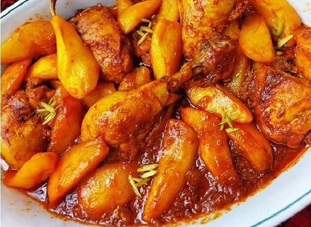 مراحل طرز تهیه خورش گلابی با گوشت