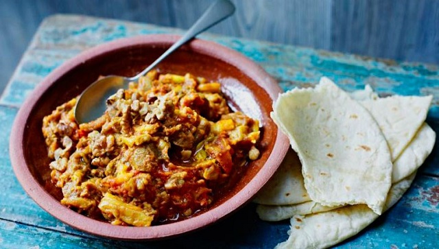مراحل طرز تهیه میرزا قاسمی با مرغ