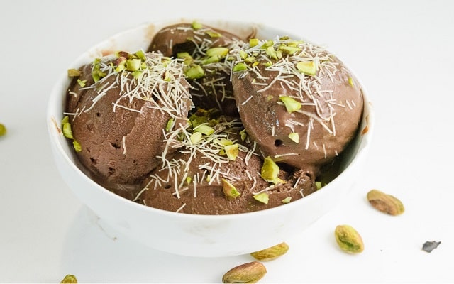 مراحل طرز تهیه بستنی دبی چاکلت اصیل
