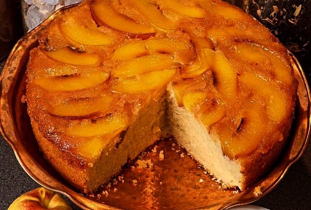 رازهای خوشمزه شدن کیک برگردان هلو