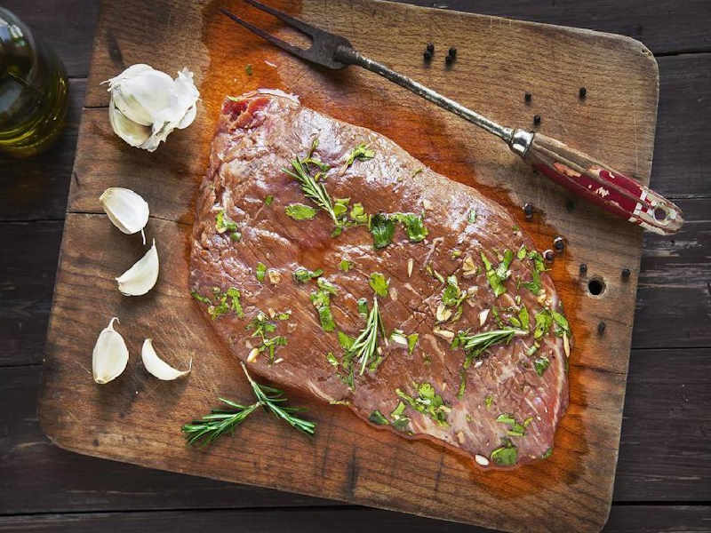 طرز تهیه 17 ماریناد برای انواع گوشت قرمز، مرغ، ماهی، میگو و بوقلمون