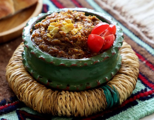 طرز تهیه میرزا قاسمی با مرغ؛ در یک نگاه