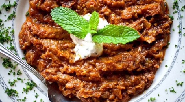 طرز تهیه میرزا قاسمی با کشک در یک نگاه