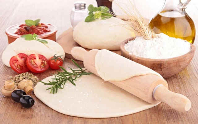انواع خمیر پخت و پز آماده و بسته‌بندی سوپرمارکتی | راهنمای خرید خمیر پخت و پز