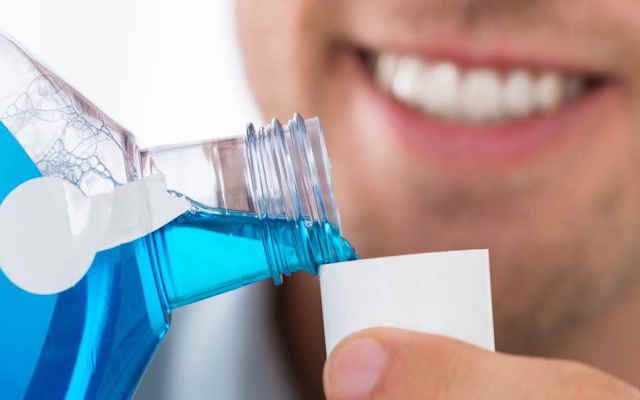 چرا انتخاب و خرید خوشبوکننده دهان مهمه؟