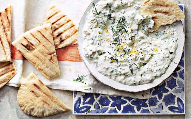 مراحل طرز تهیه دیپ ماست و خیار