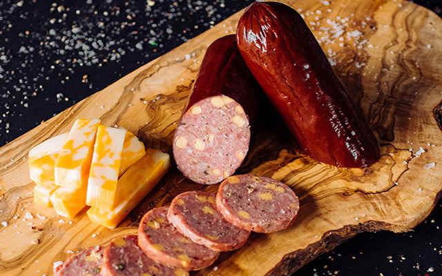 طرز تهیه سوسیس پنیری خانگی در یک نگاه