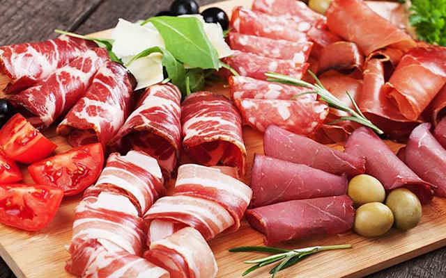 طرز تهیه کالباس مخلوط گوشت و مرغ در یک نگاه