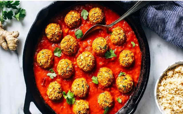 مراحل طرز تهیه کوفته نخود فرنگی با سس کاری