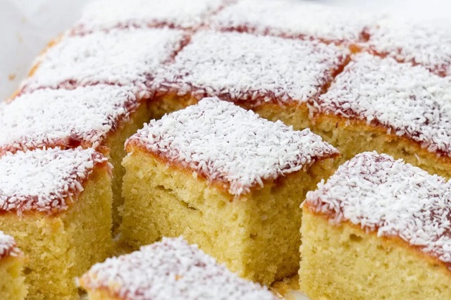 طرز تهیه کیک نارگیلی لقمه ای؛ در یک نگاه طرز تهیه کیک نارگیلی لقمه ای؛ در یک نگاه
