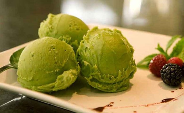 طرز تهیه بستنی ماچا؛ در یک نگاه طرز تهیه بستنی ماچا؛ در یک نگاه