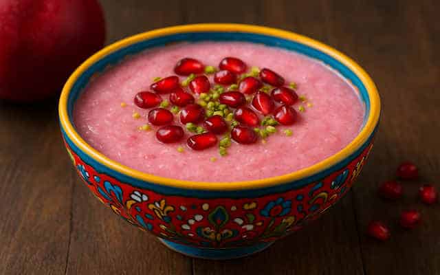 طرز تهیه فرنی انار در یک نگاه طرز تهیه فرنی انار در یک نگاه