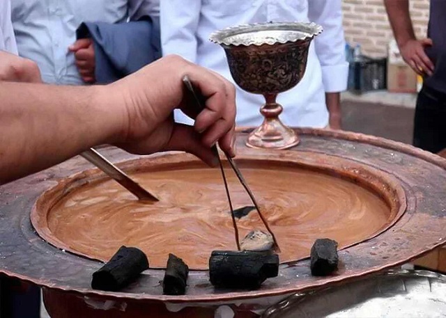 مراحل طرز تهیه قهوه یزدی مجلسی