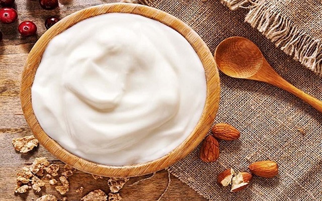 مراحل طرز تهیه ماست بادام مراحل طرز تهیه ماست بادام