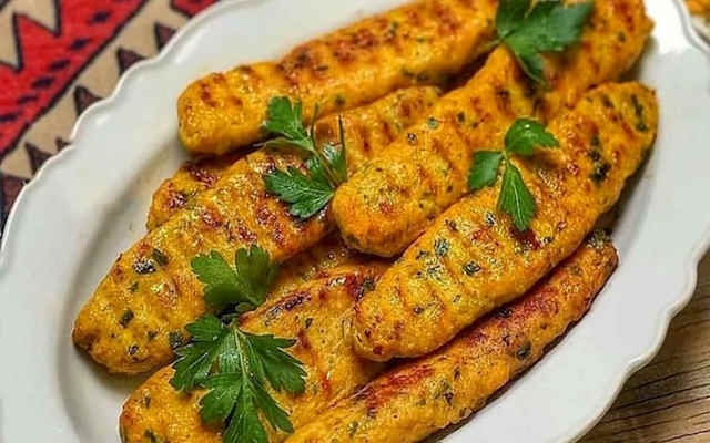 مراحل طرز تهیه کباب لقمه با گوشت مرغ