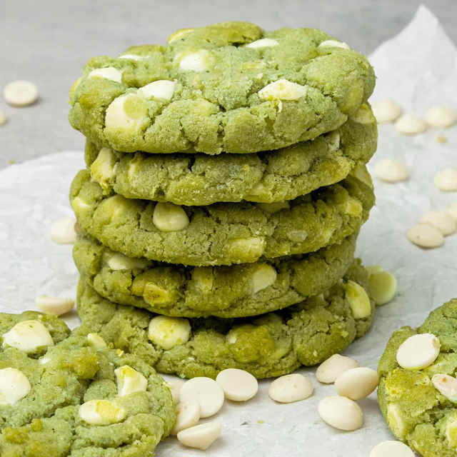 طرز تهیه کوکی ماچا با شکلات سفید در یک نگاه