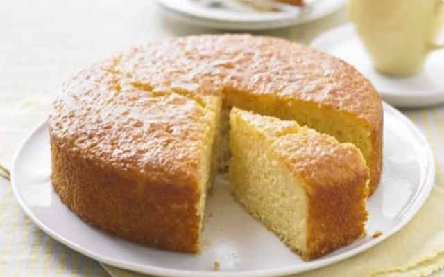 مراحل طرز تهیه کیک یک تخم مرغی با شیر