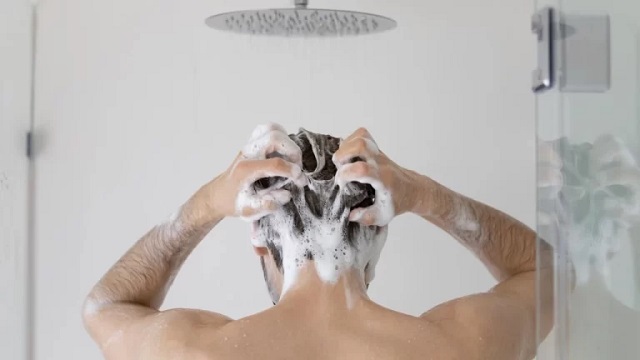 شامپو مناسب برای موهای خانمها و آقایان چه فرقی با هم دارند؟ شامپو مناسب برای موهای خانمها و آقایان چه فرقی با هم دارند؟