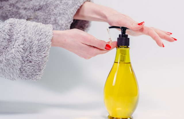 مایع دستشویی کرمی بهتره یا معمولی؟