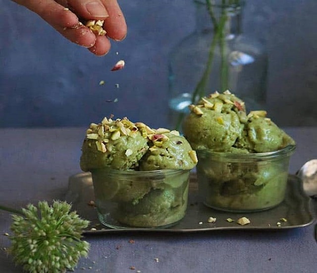 طرز تهیه بستنی ماچا با ثعلب طرز تهیه بستنی ماچا با ثعلب