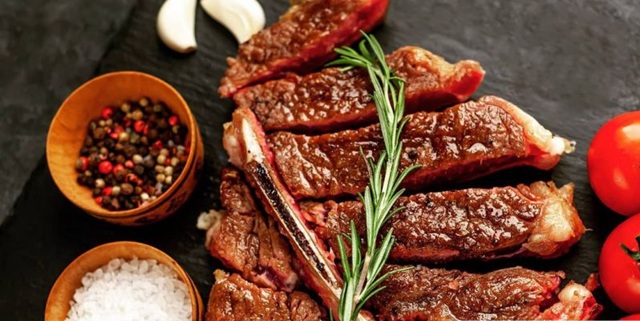 مراحل طرز تهیه بیفتک گوشت گوساله
