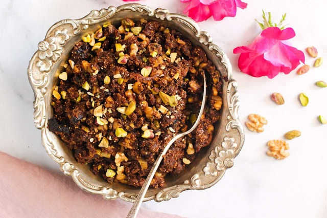 مراحل طرز تهیه حلوای انجیر با انجیر خشک و تر