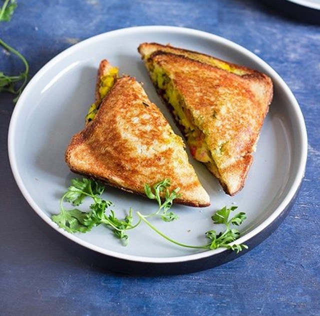 طرز تهیه لقمه مدرسه با سیب زمینی در یک نگاه