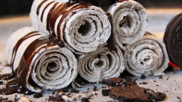 بستنی رول یا رول بستنی