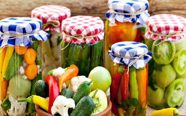 روش تشخیص بهترین انواع شور و ترشی | راهنمای خرید شور و ترشی