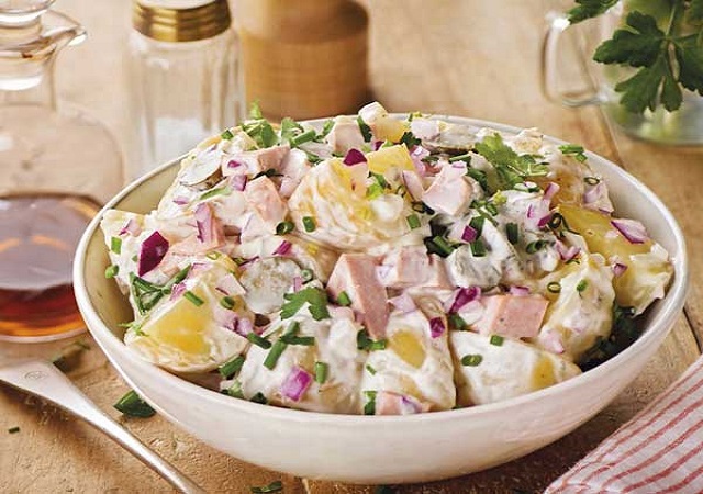 طرز تهیه سالاد کارتوفل؛ در یک نگاه