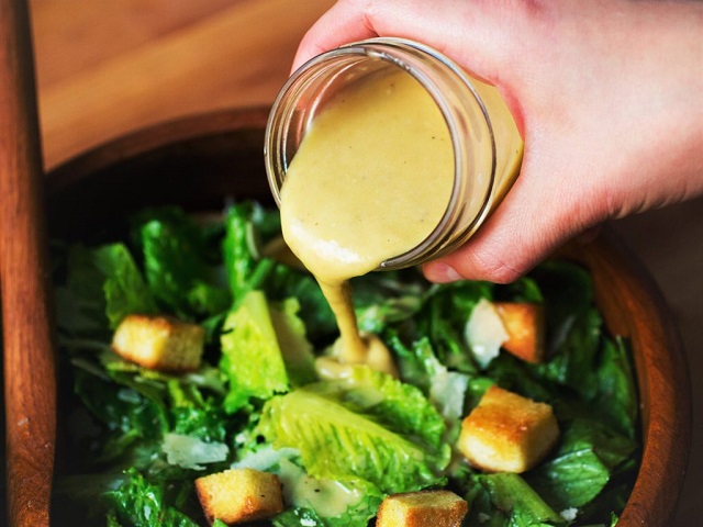 مراحل طرز تهیه سس بادام زمینی رژیمی برای سالاد مراحل طرز تهیه سس بادام زمینی رژیمی برای سالاد