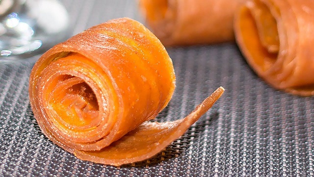 مراحل طرز تهیه لواشک کدو حلوایی در آفتاب مراحل طرز تهیه لواشک کدو حلوایی در آفتاب