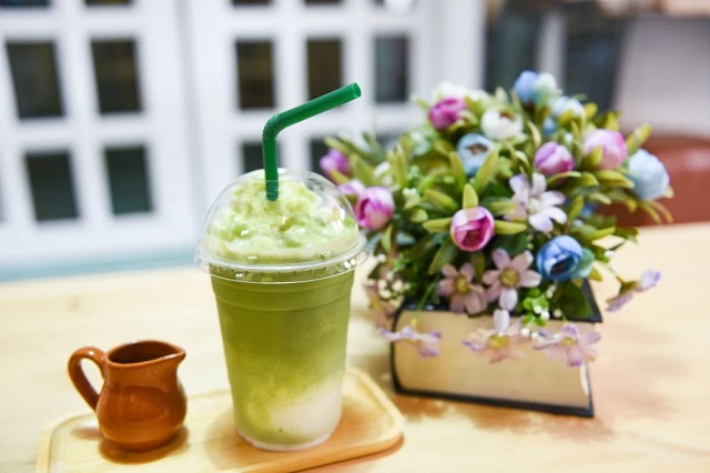 آیا میتونم به جای بستنی از ماست یا شیر بیشتر استفاده کنم؟ آیا میتونم به جای بستنی از ماست یا شیر بیشتر استفاده کنم؟