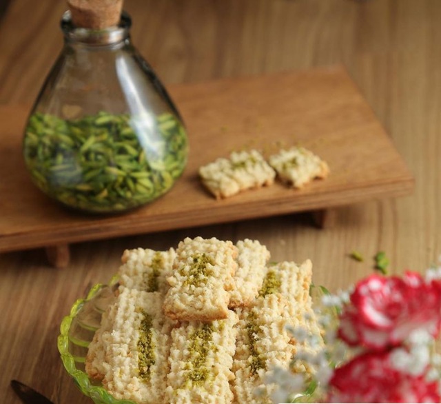 طرز تهیه شیرینی چرخی قزوین در یک نگاه طرز تهیه شیرینی چرخی قزوین در یک نگاه