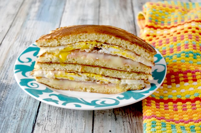 بهترین پنیر برای طرز تهیه پنکیک پنیری چیه؟