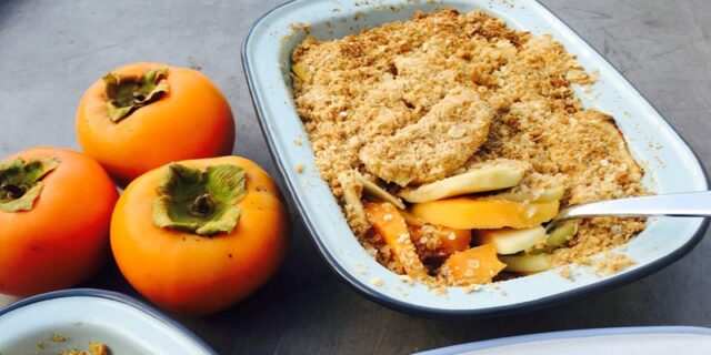 کیک کرامبل خرمالو