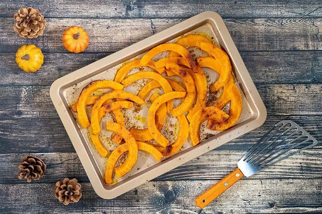 طرز تهیه کدو حلوایی سرخ شده در فر طرز تهیه کدو حلوایی سرخ شده در فر