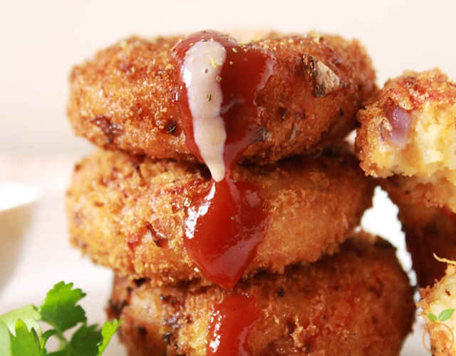 دونات میگو یا کیک میگوی تایلندی از جالبترین انواع غذا با میگو دونات میگو یا کیک میگوی تایلندی از جالبترین انواع غذا با میگو